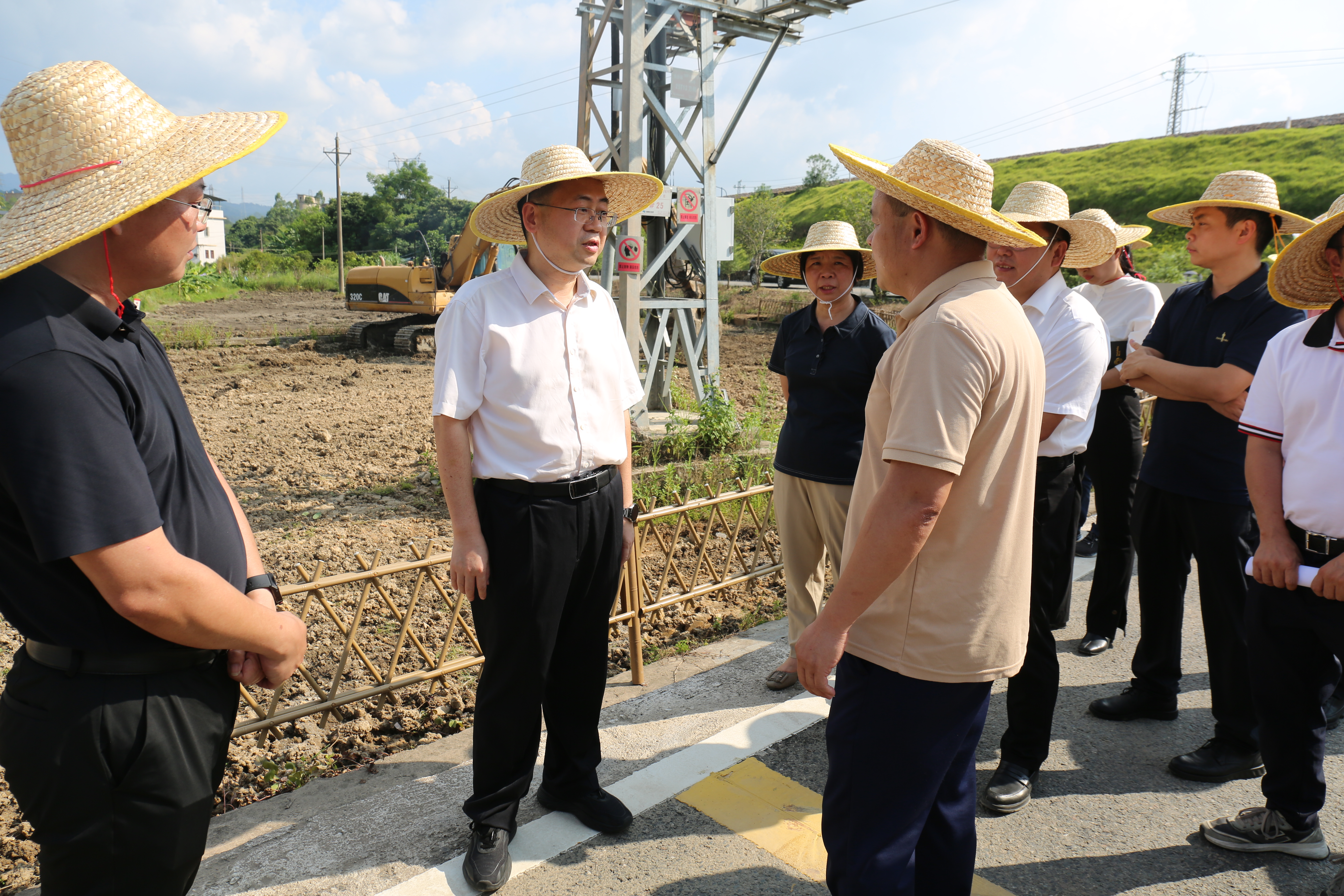 20240830陳金鑾到長沙鎮(zhèn)調(diào)研并宣講當?shù)亩畬萌腥珪?JPG