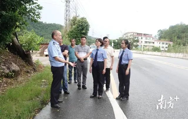 梅江區檢察院通過實地調查取證，推動生態環境向好向優。      受訪者供圖